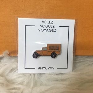 Louis Vuitton Pin from NYC VVV Exhibition
